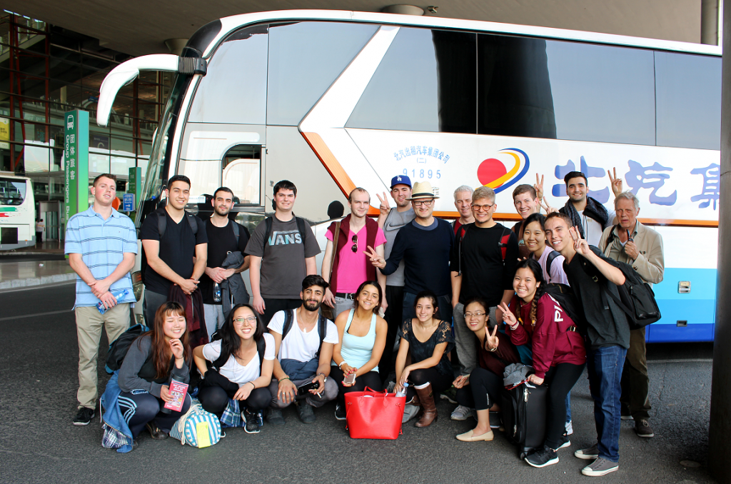 travel abroad student group by bus