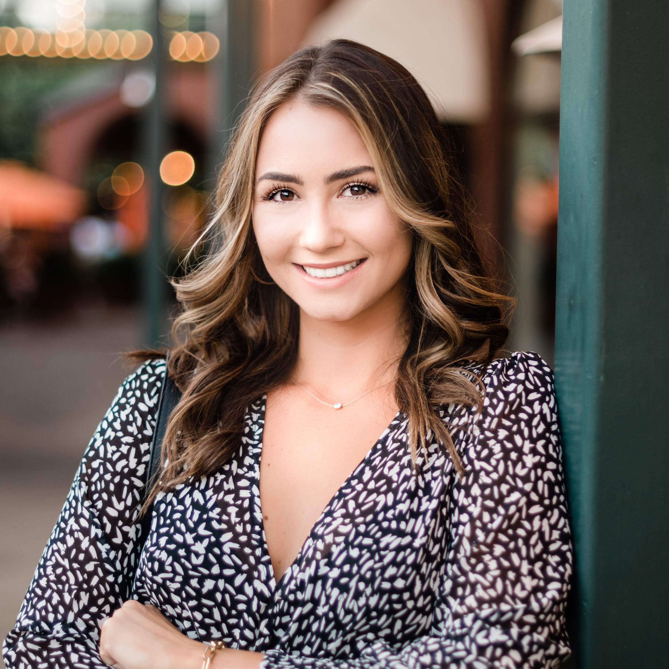 Dani Taylor Headshot