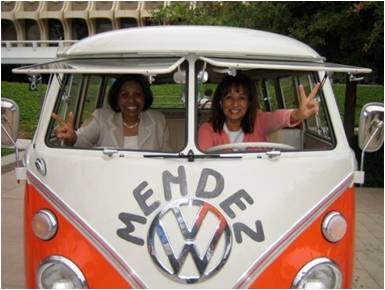 Sylvia & Sandra in MvW Bus