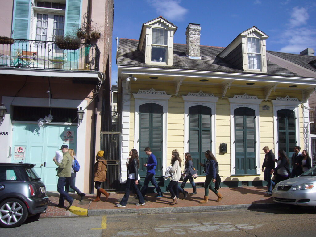 Students walking through New Orleans.