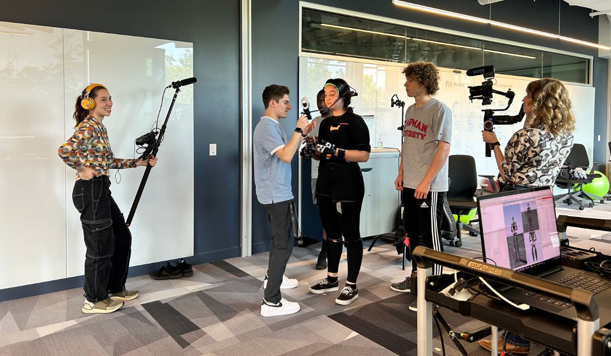 A crew of six students filming Project Vesperi