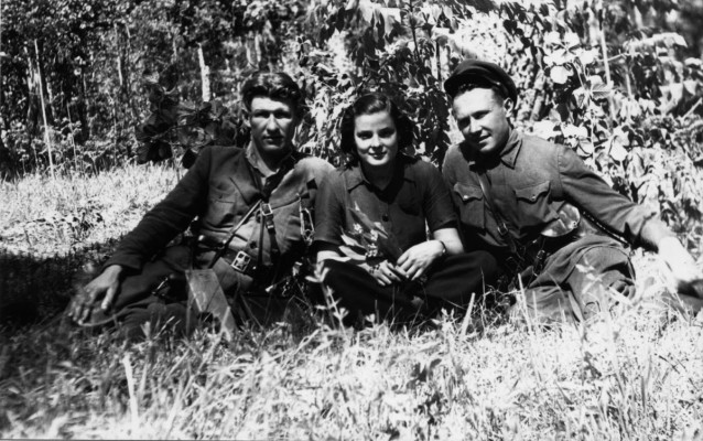Faye Schulman and two male resistance fighters