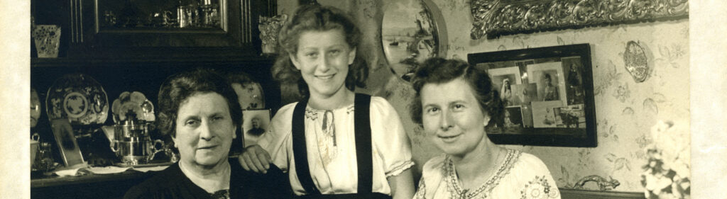 Idele Steur Stapholtz with Marie Goossens and her daughter Germaine