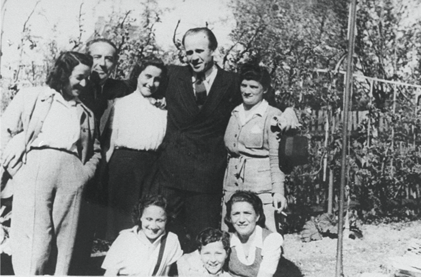 Mila Page and female Schindler survivors with Oskar Schindler