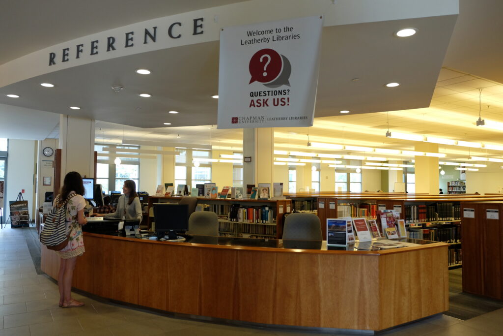 Photograph of the Leatherby Libraries Reference Desk.