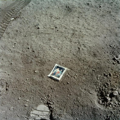 charles-duke-family-apollo-16