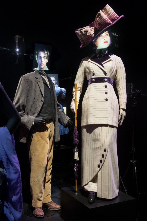 two mannequins with screens as heads